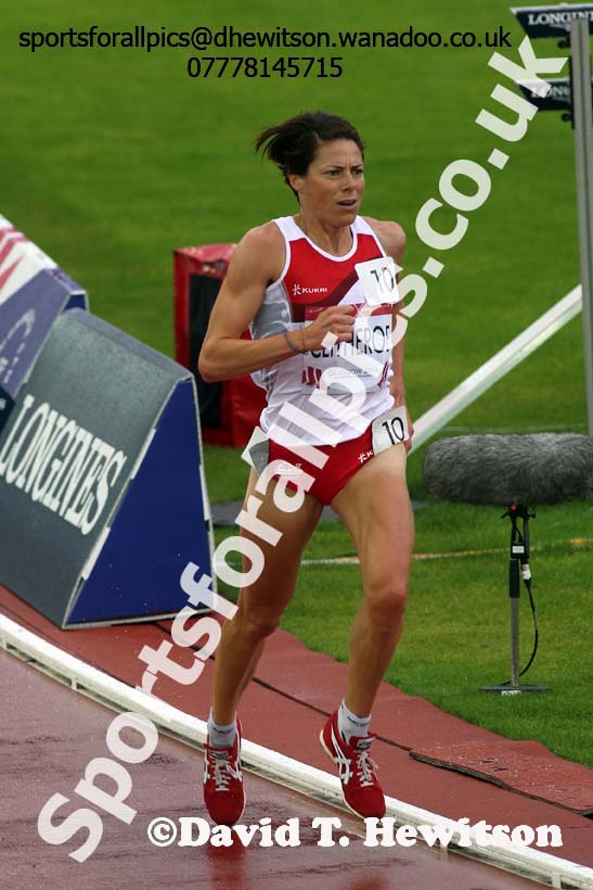 Helen Clitheroe (England) in the womens 5000 metres at the Commonwealth Games, Glasgow. Photo: David T. Hewitson/Sports for All Pics